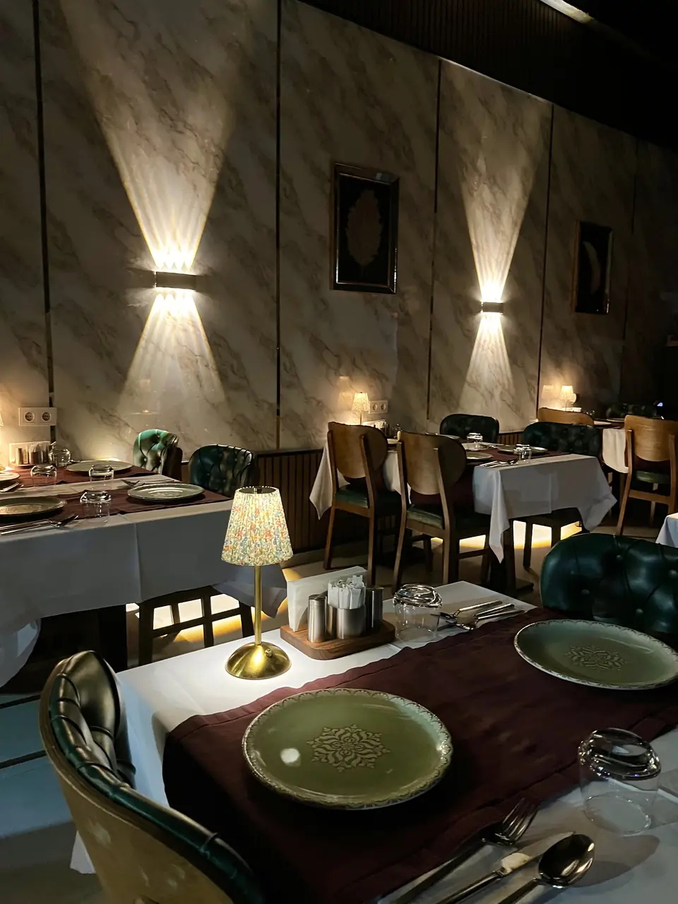 Akşam ışığında salon